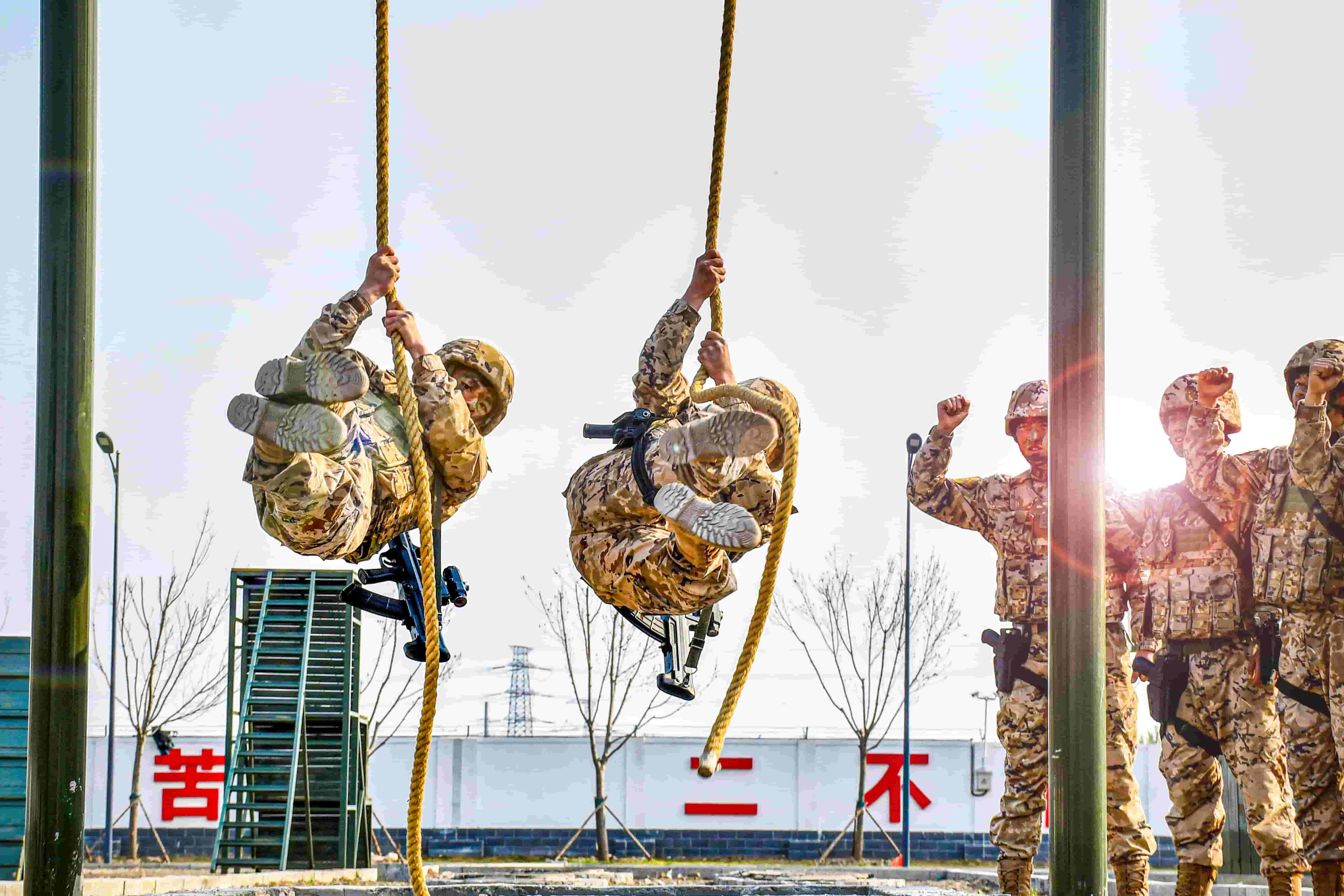 5武警天津总队执勤一支队官兵迅速切换状态，以昂扬姿态全面投入新年度工作训练。王良 摄.jpg